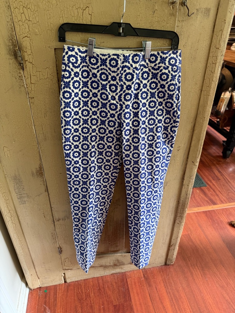 Boden Blue and White Cropped Patterned Pants